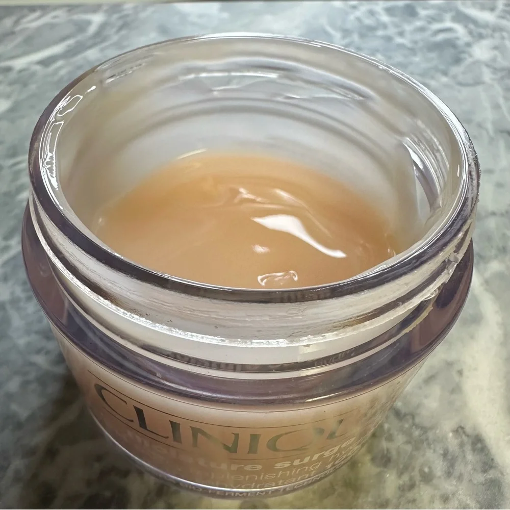 Clinique‎ Moisture Surge Auto Replenishing Hydrator Moisturizer